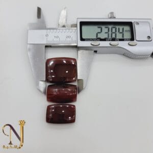 قطع عقيق يماني كبدي أصيل - قص مربع وقبة فريد - لون عميق ونادر - 80$/قطعة